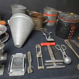 Vintage kitchenware and misc lot