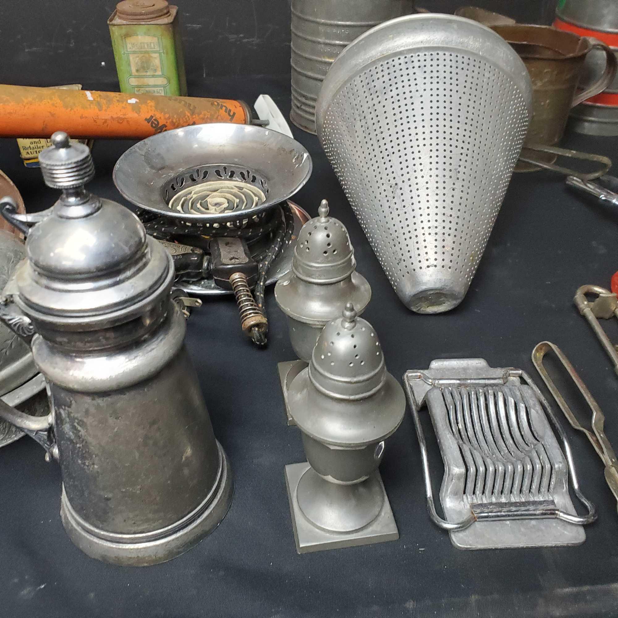 Vintage kitchenware and misc lot