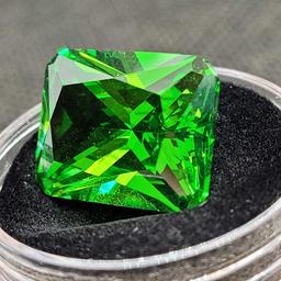 21.10ct Green Emerald Cut Emerald Gemstone Sparkling Stunner