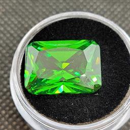 21.10ct Green Emerald Cut Emerald Gemstone Sparkling Stunner