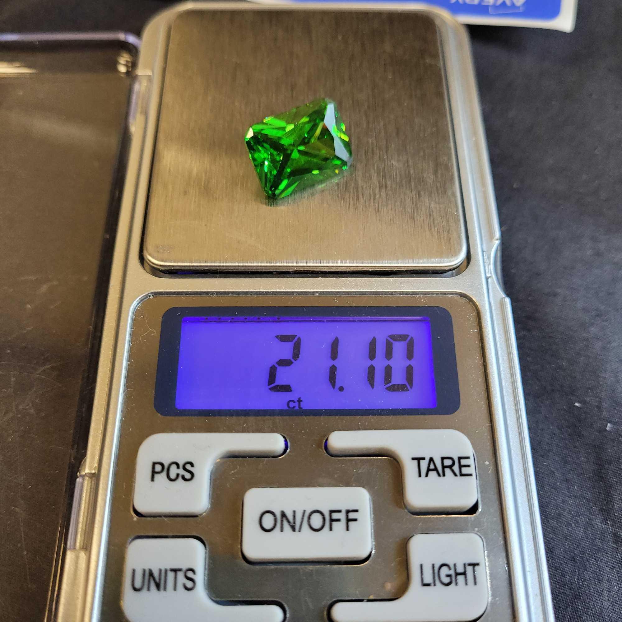 21.10ct Green Emerald Cut Emerald Gemstone Sparkling Stunner