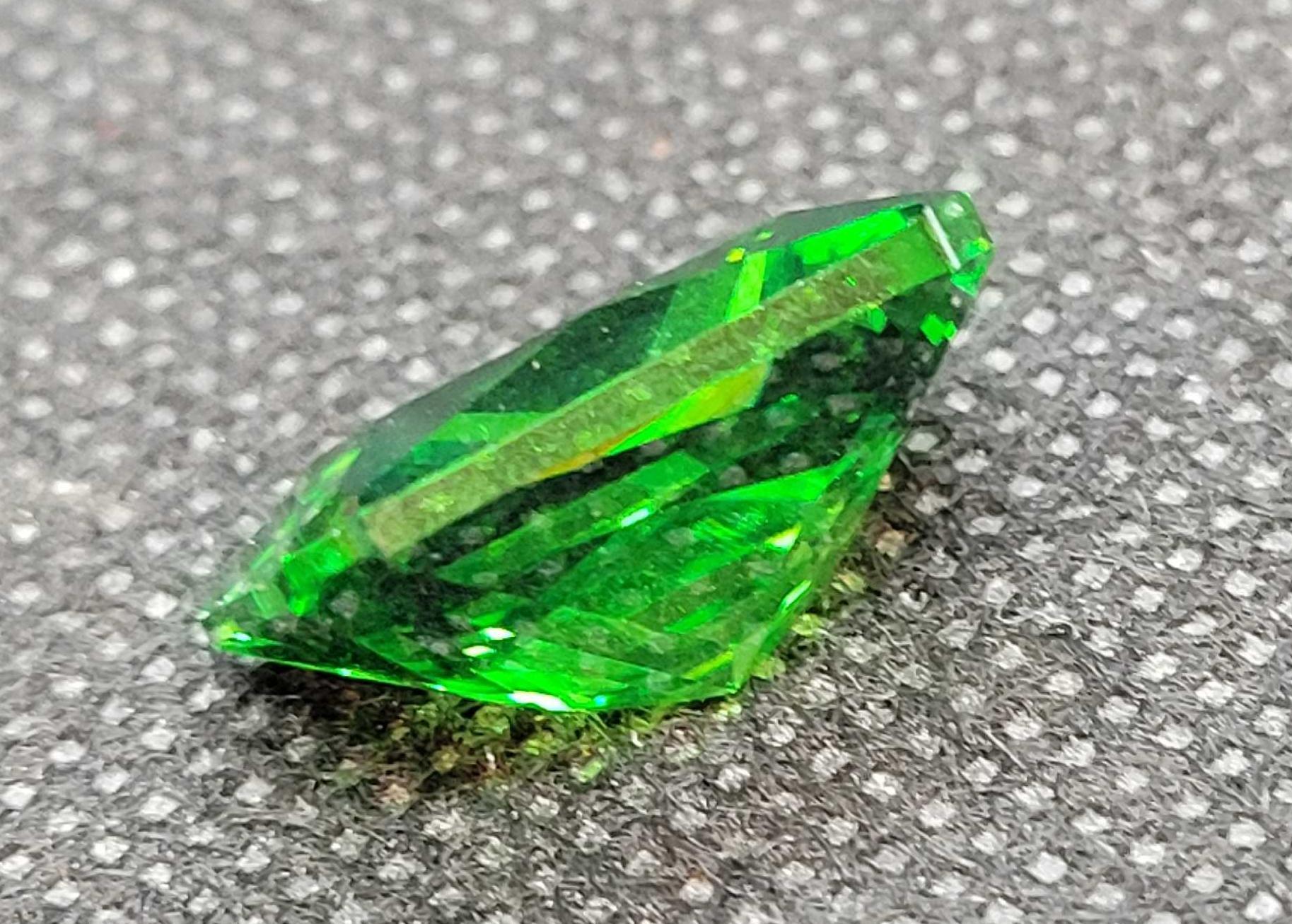 21.10ct Green Emerald Cut Emerald Gemstone Sparkling Stunner