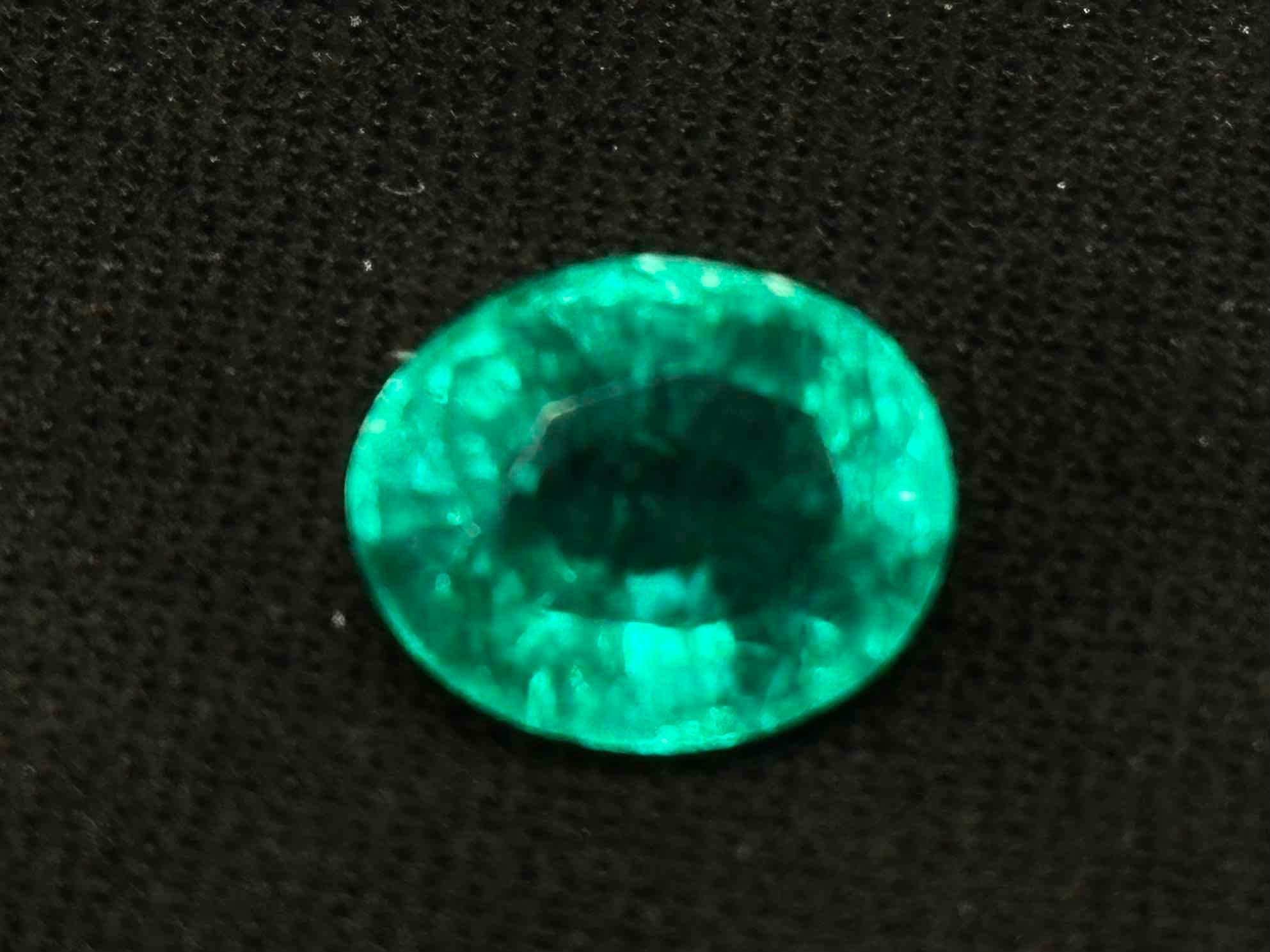 Dazzling 4.1ct Oval Cut Emerald Gemstone Mega Glow