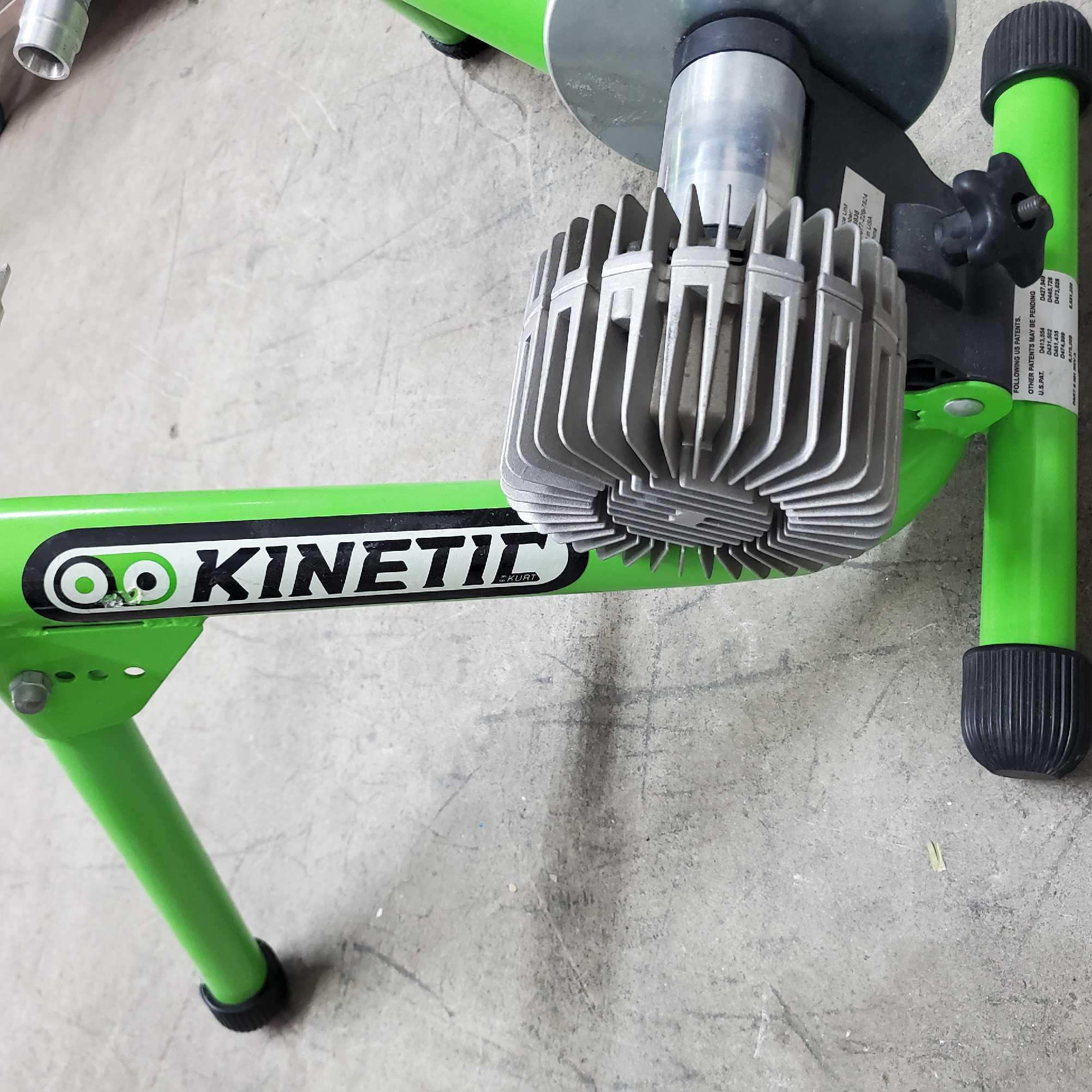 Kinectic Fluid T-699C Indoor/Outdoor Bike Cycling Trainer