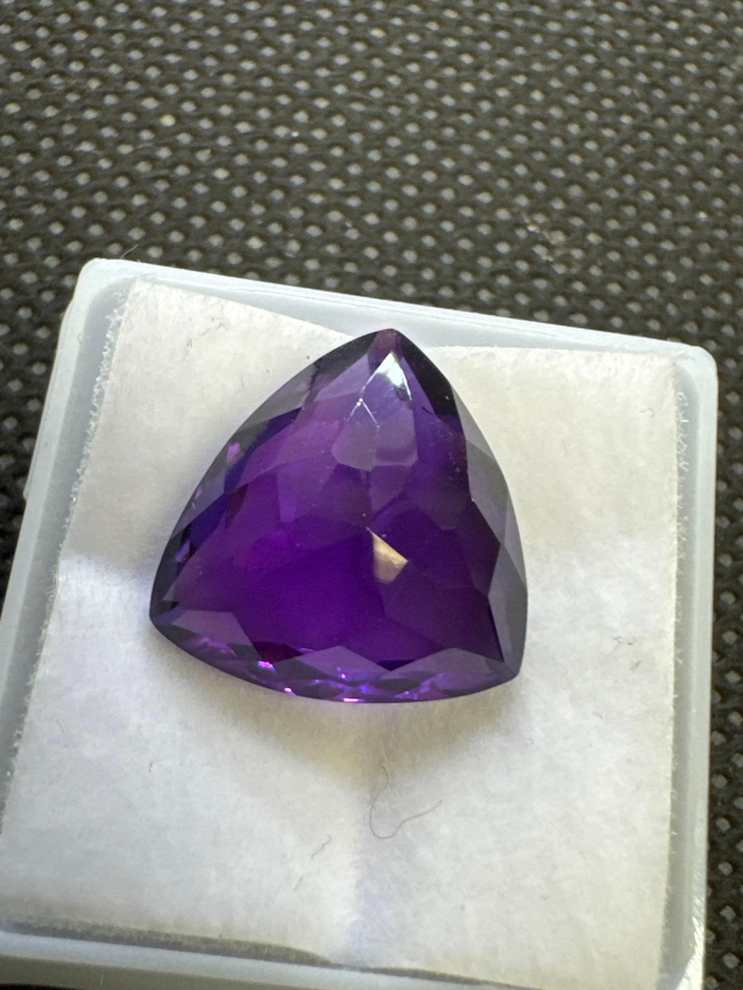 Trillion Cut Purple Amethyst Gemstone Truly Beautiful 9.15ct