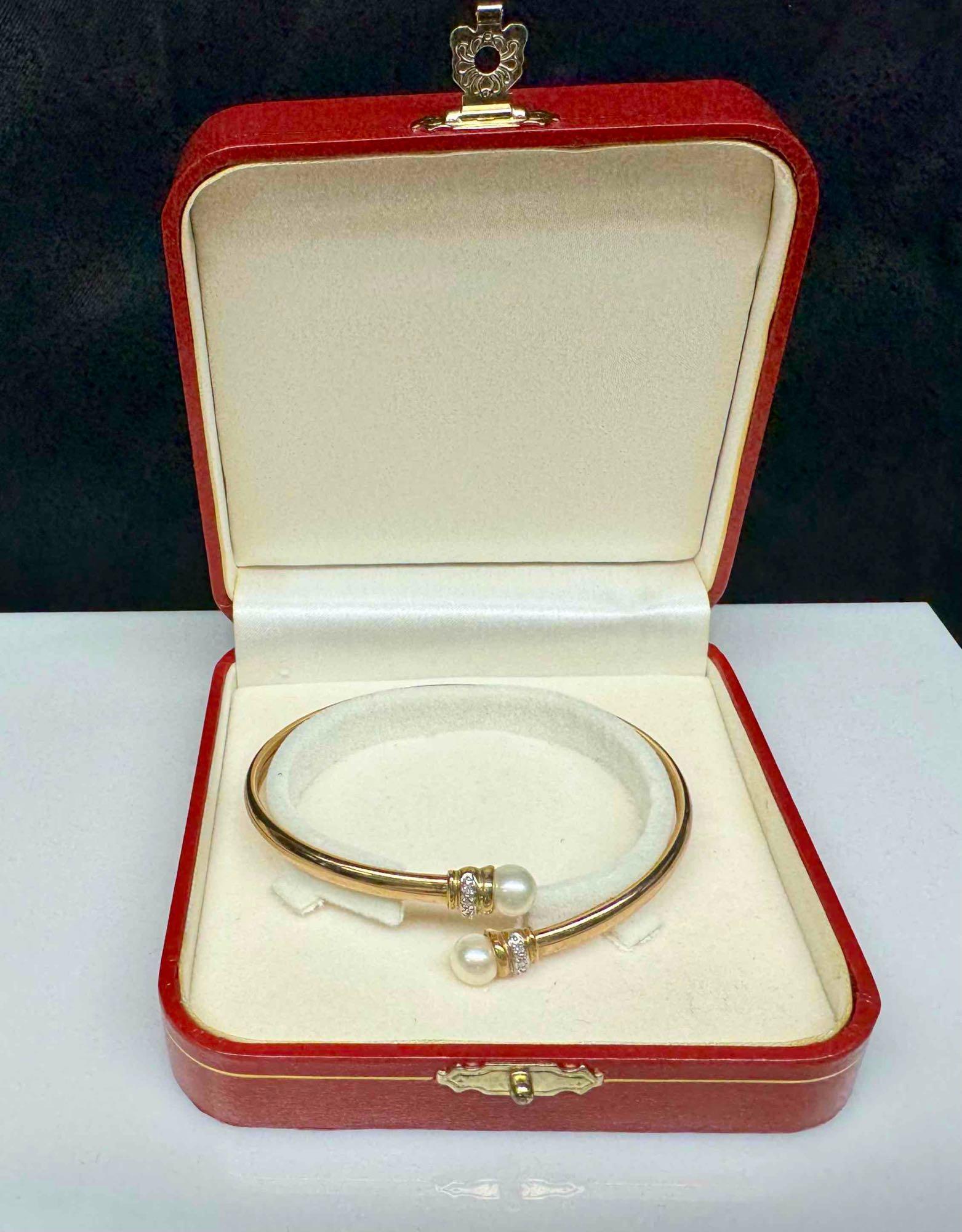 Fancy 10k Gold Diamond and Pearl Bracelet with Box 5.7g total