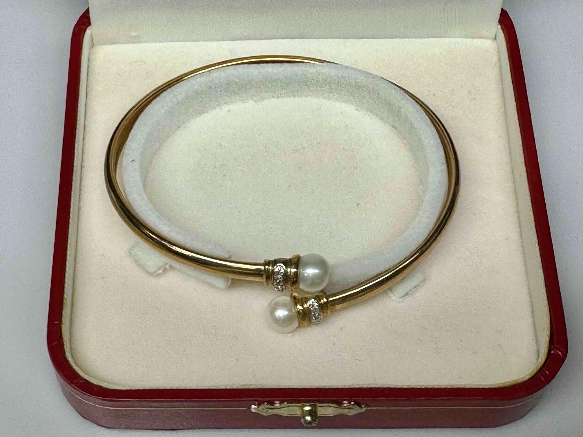 Fancy 10k Gold Diamond and Pearl Bracelet with Box 5.7g total