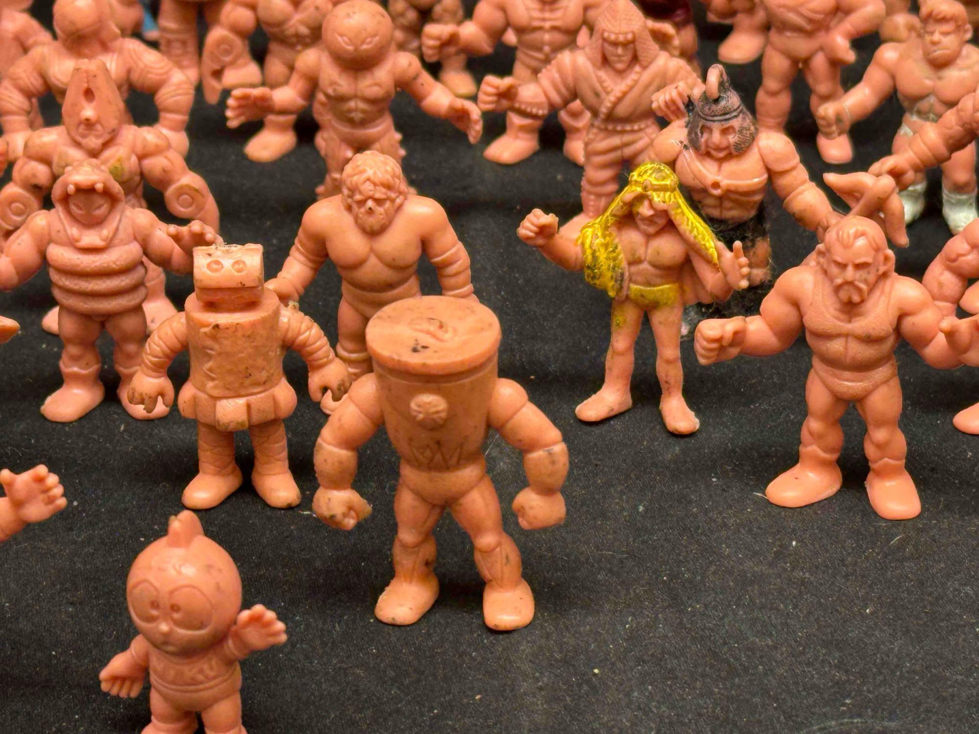 Over 90 1980s Vintage Mattel M.U.S.C.L.E. Muscle figures Kinnikuman little pink men anime