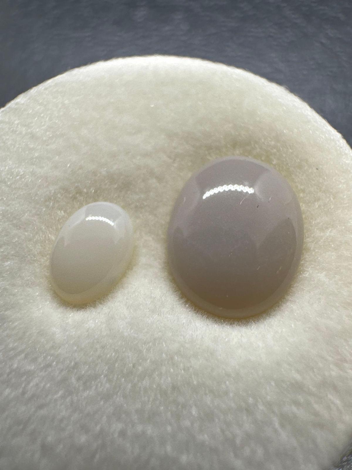 Stunning White Opal Gemstones 1.60 Ct