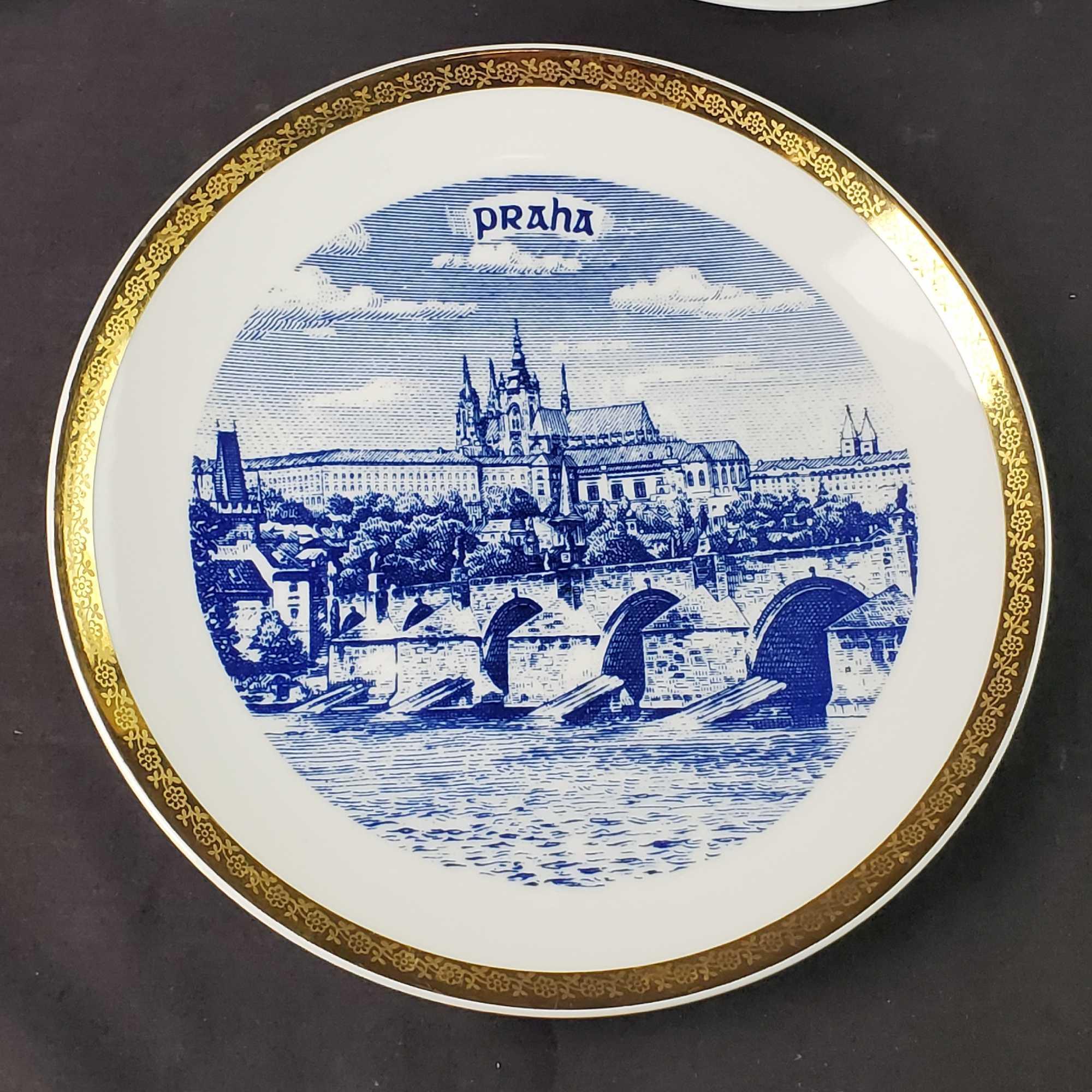 8 decorative plates Praha Jerusalem Italy etc. some hand painted