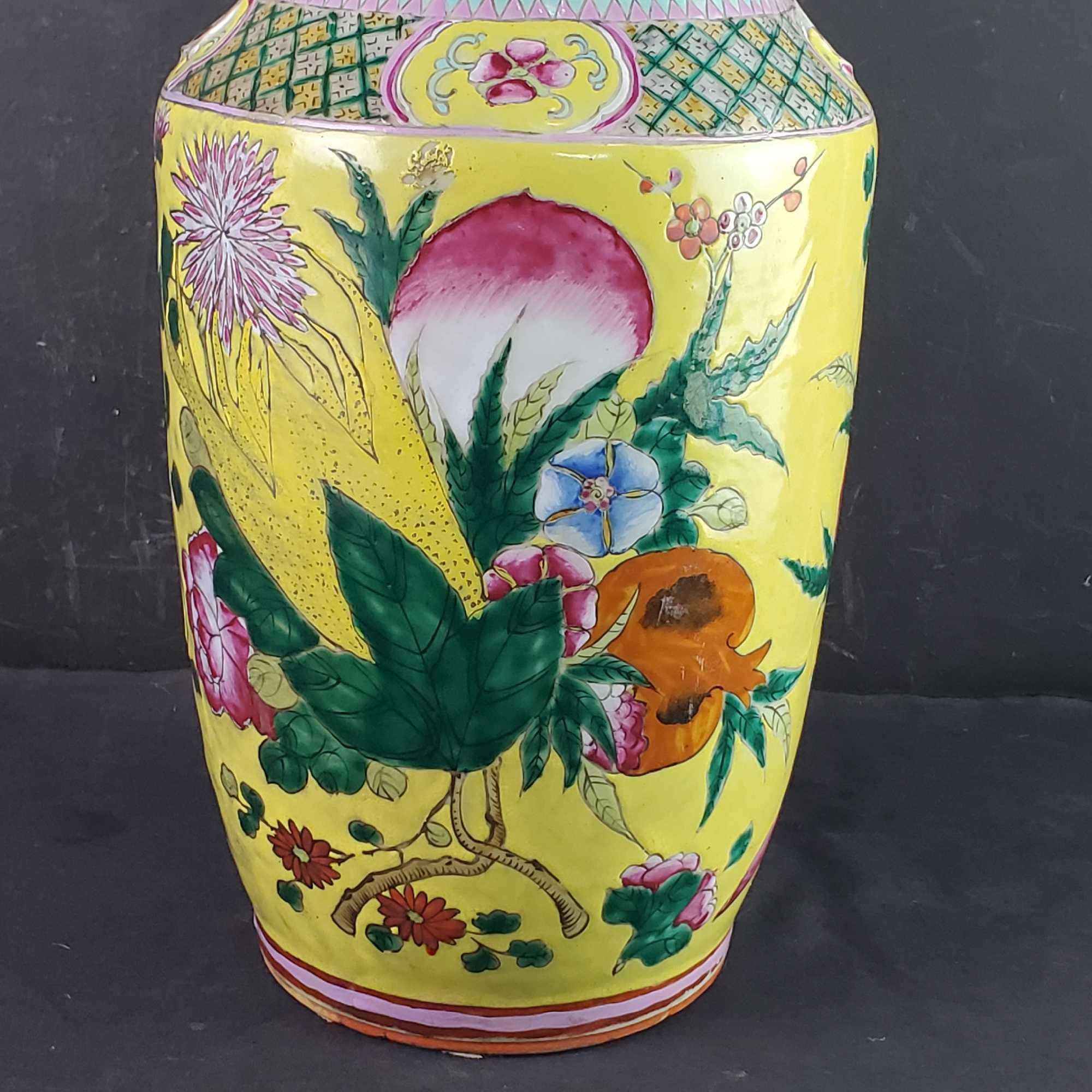 Large chinese polychrome porcelain baluster decorative vase