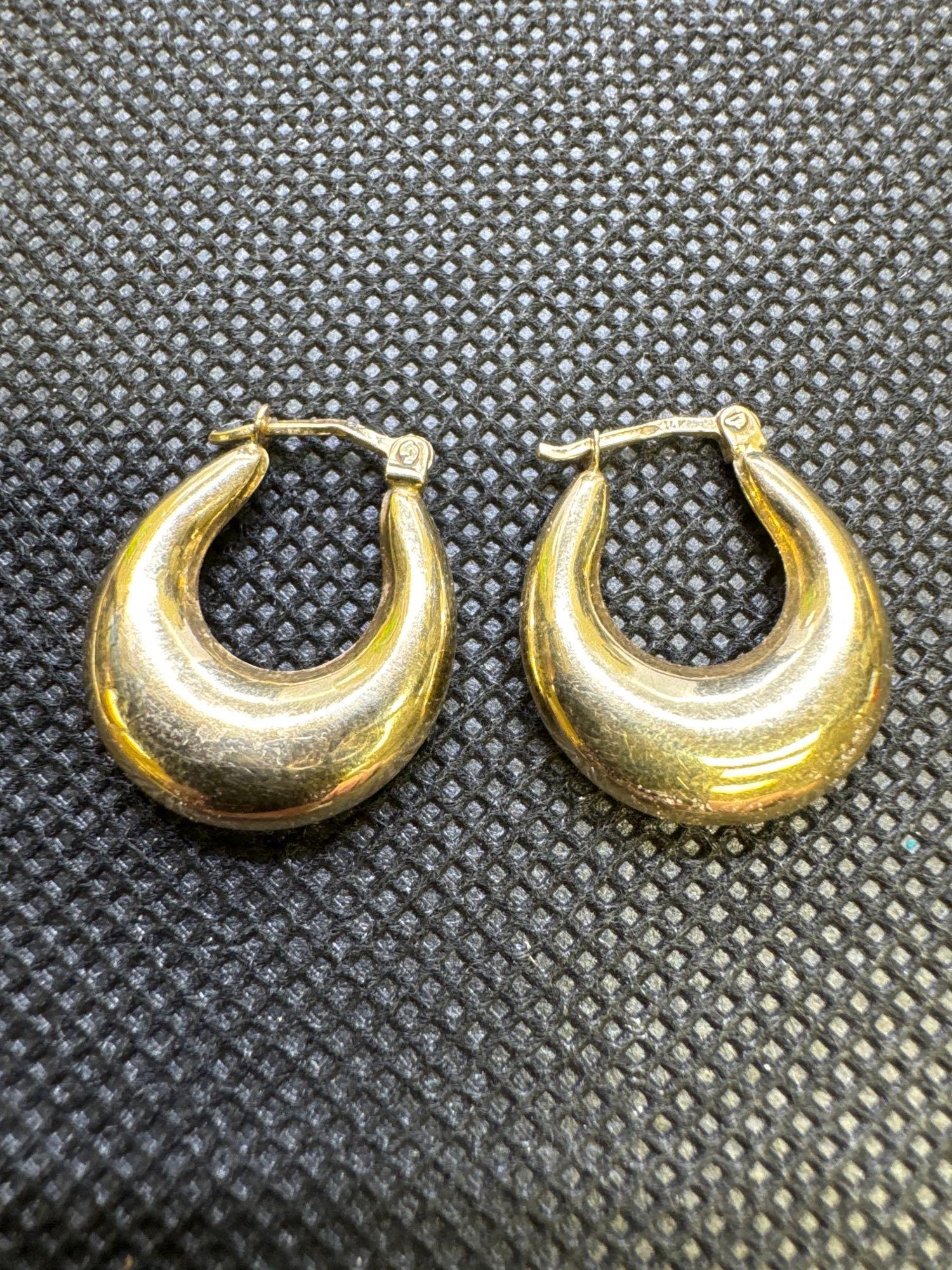 2 Pairs of 14kt Gold Earrings 7.52 Grams