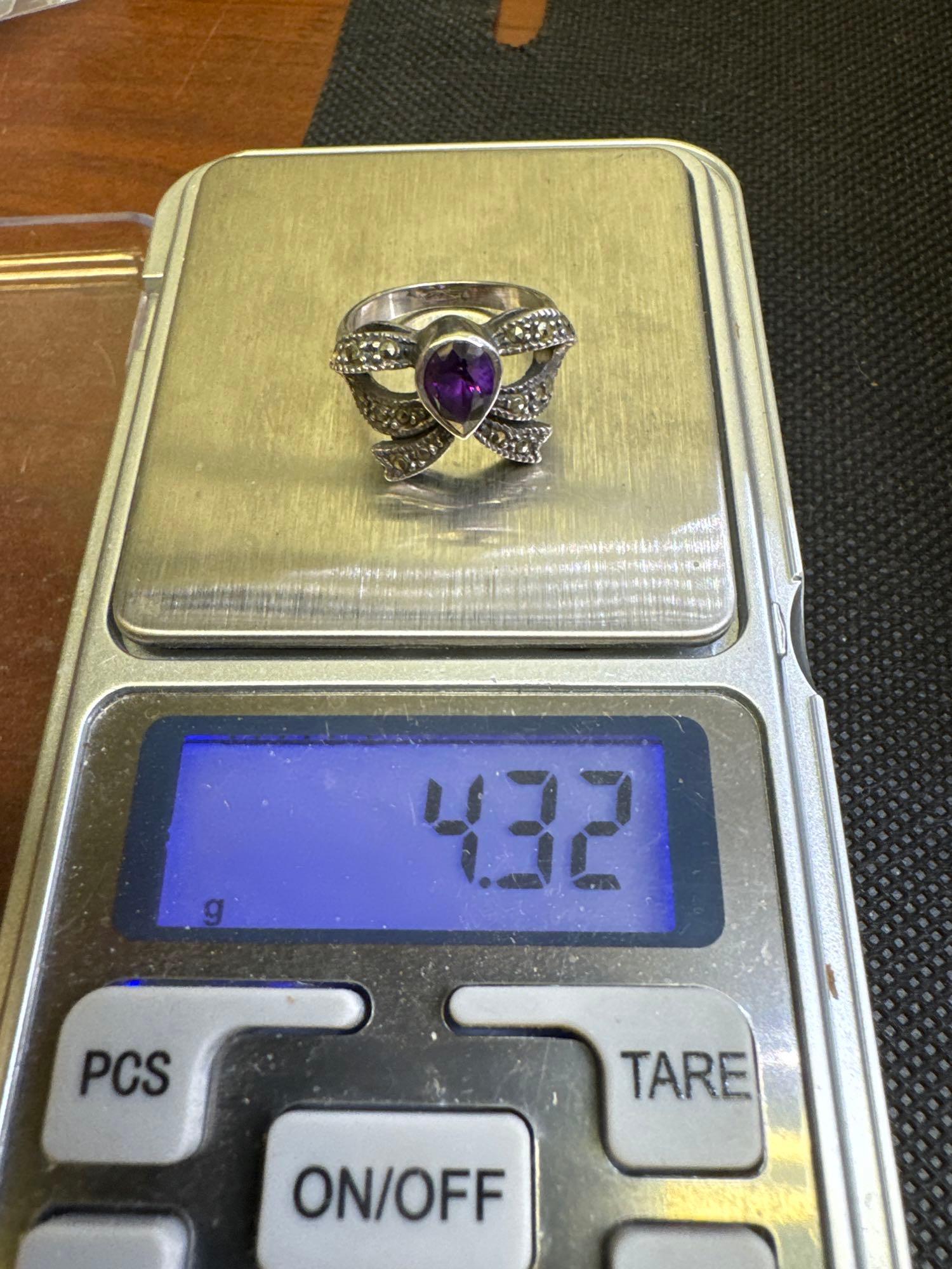 Silver Tear Drop Purple Amethyst ribbon Ring 4.32 Grams Size 6