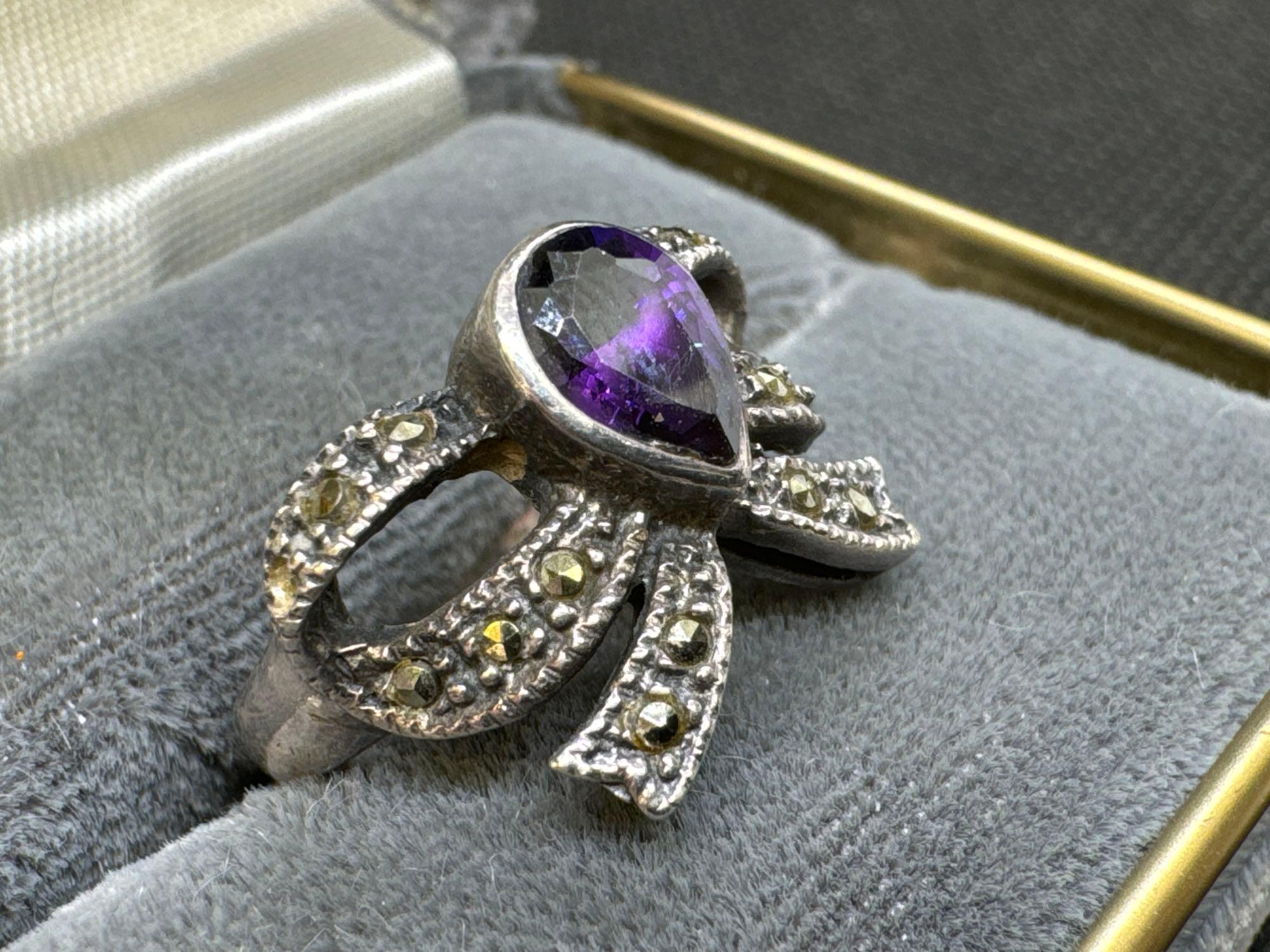 Silver Tear Drop Purple Amethyst ribbon Ring 4.32 Grams Size 6