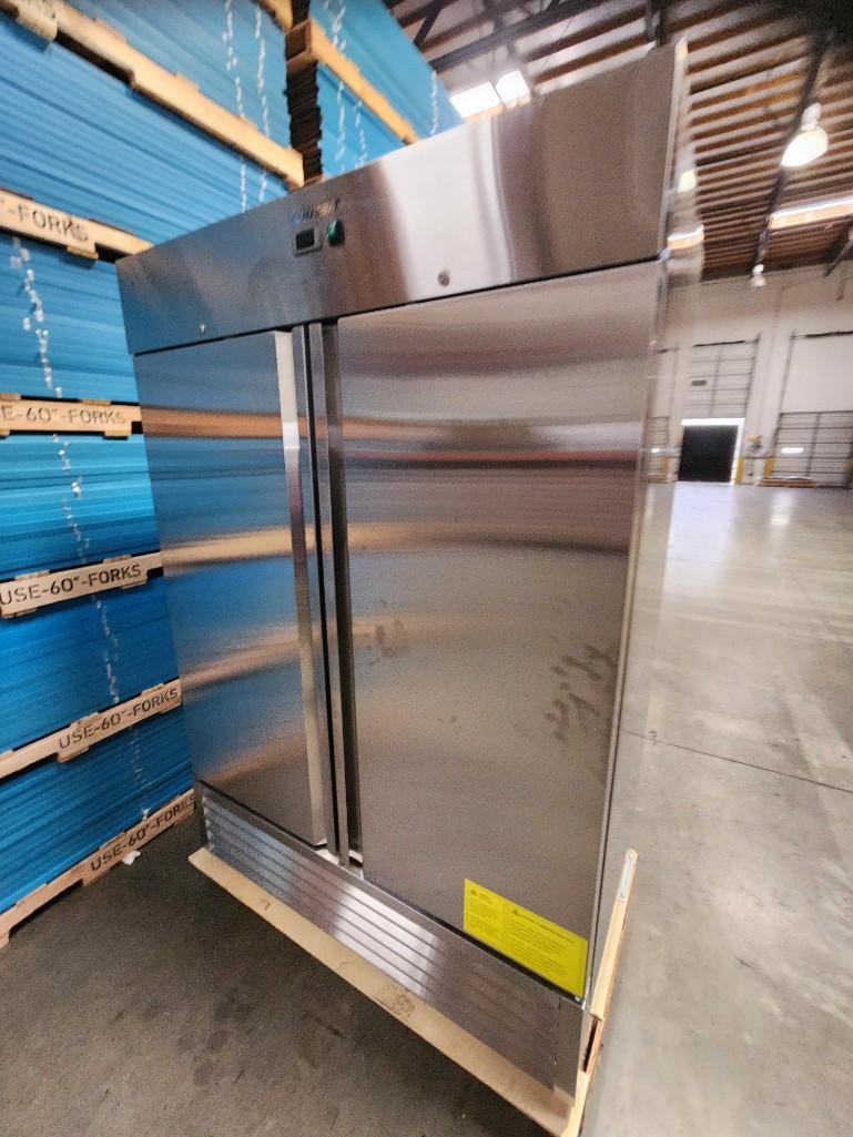 COMMERCIAL STAINLESS STEEL 2-DOOR REACH-IN REFRIGERATOR ST-49BR open box