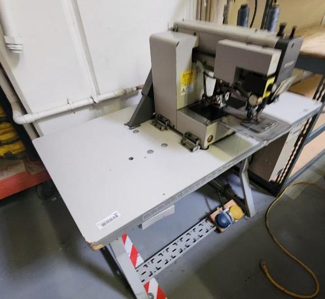 Mitsubishi sewing machine 1998 with table