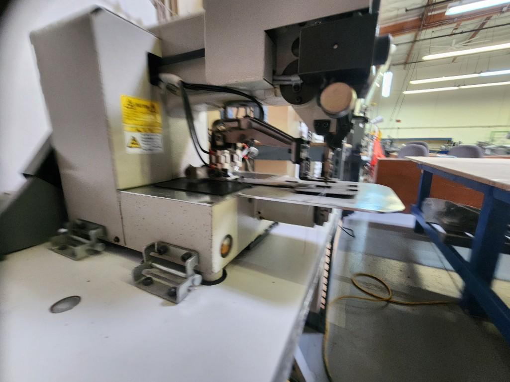 Mitsubishi sewing machine 1998 with table