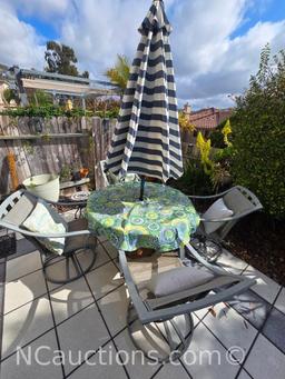 Patio Set with circular Table 4 chairs Umbrella loc 92130