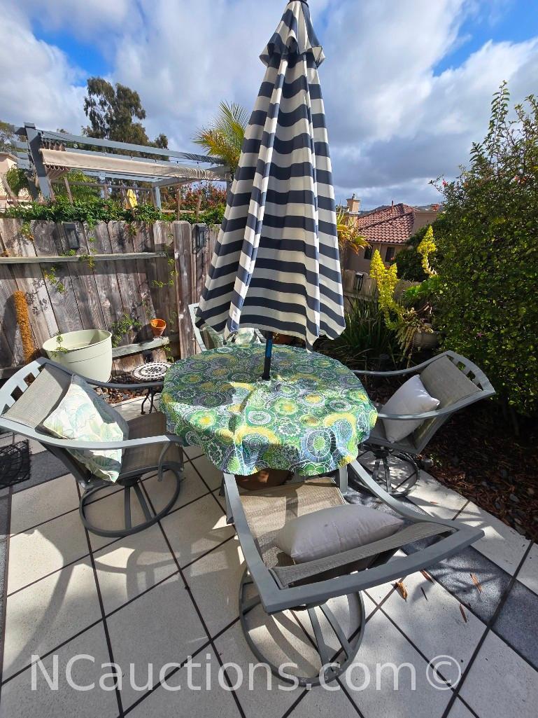 Patio Set with circular Table 4 chairs Umbrella loc 92130