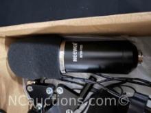 Neewer Condenser Microphone Kit new in box