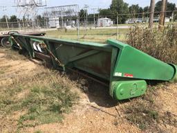 John Deere 844 Corn Header