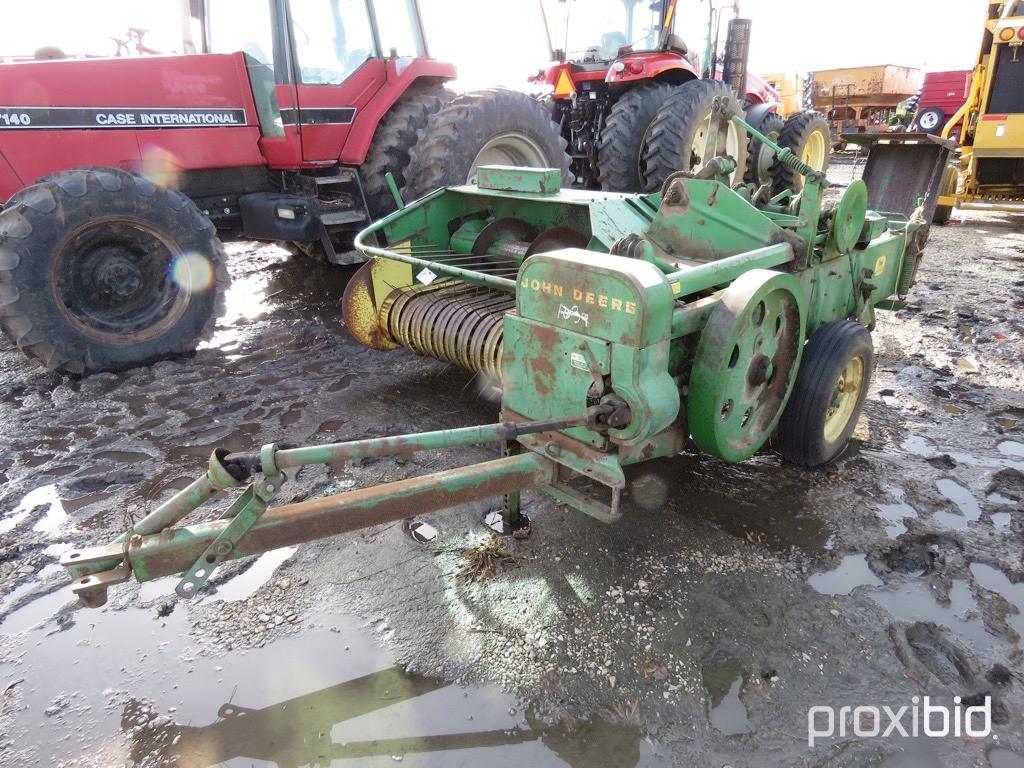 John Deere 24T Square Baler