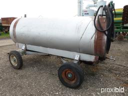 1000 Tank w/Pump on Gear