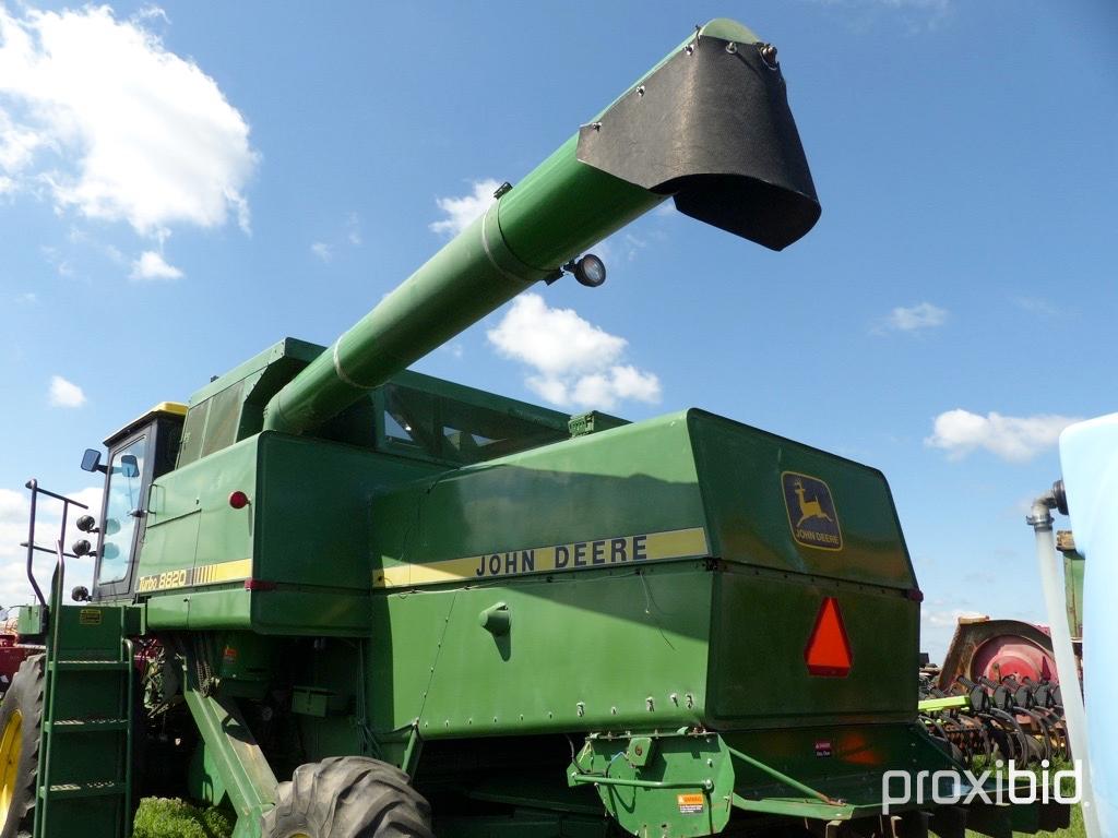 John Deere 8820 Turbo Combine (4WD, 4500 Hours)