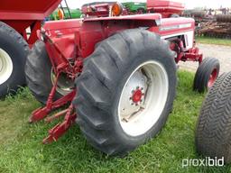 International 674 Tractor