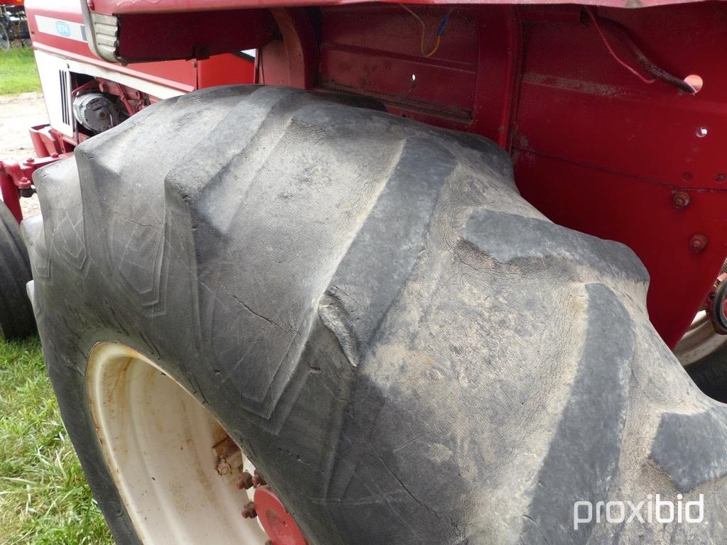 International 674 Tractor