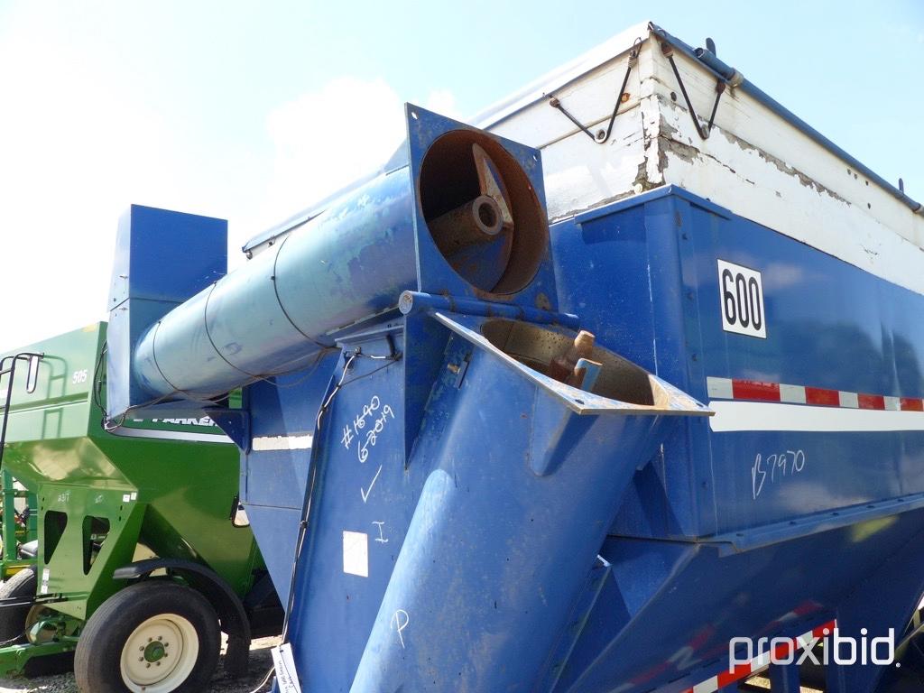 Kinze 600 Grain Cart