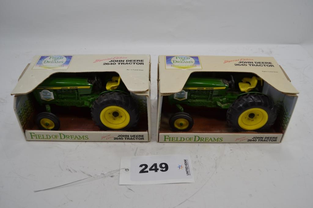 John Deere 2640 Tractor Set of 2