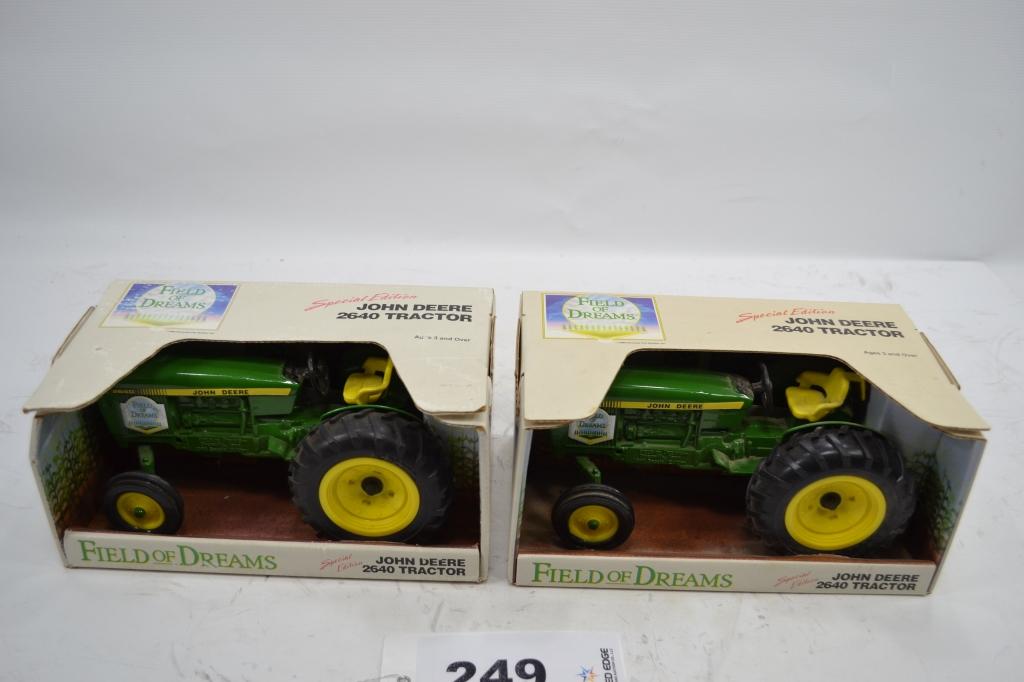 John Deere 2640 Tractor Set of 2