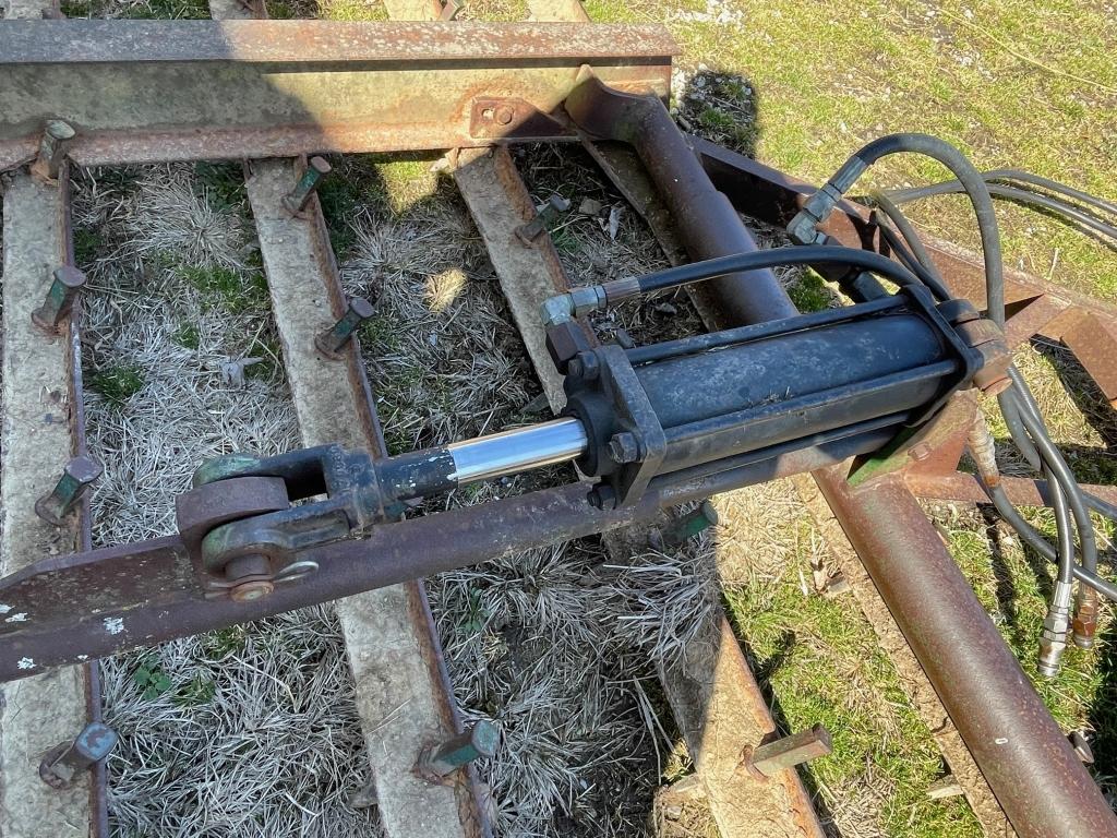 14-ft Winged Harrogator w/ cylinder