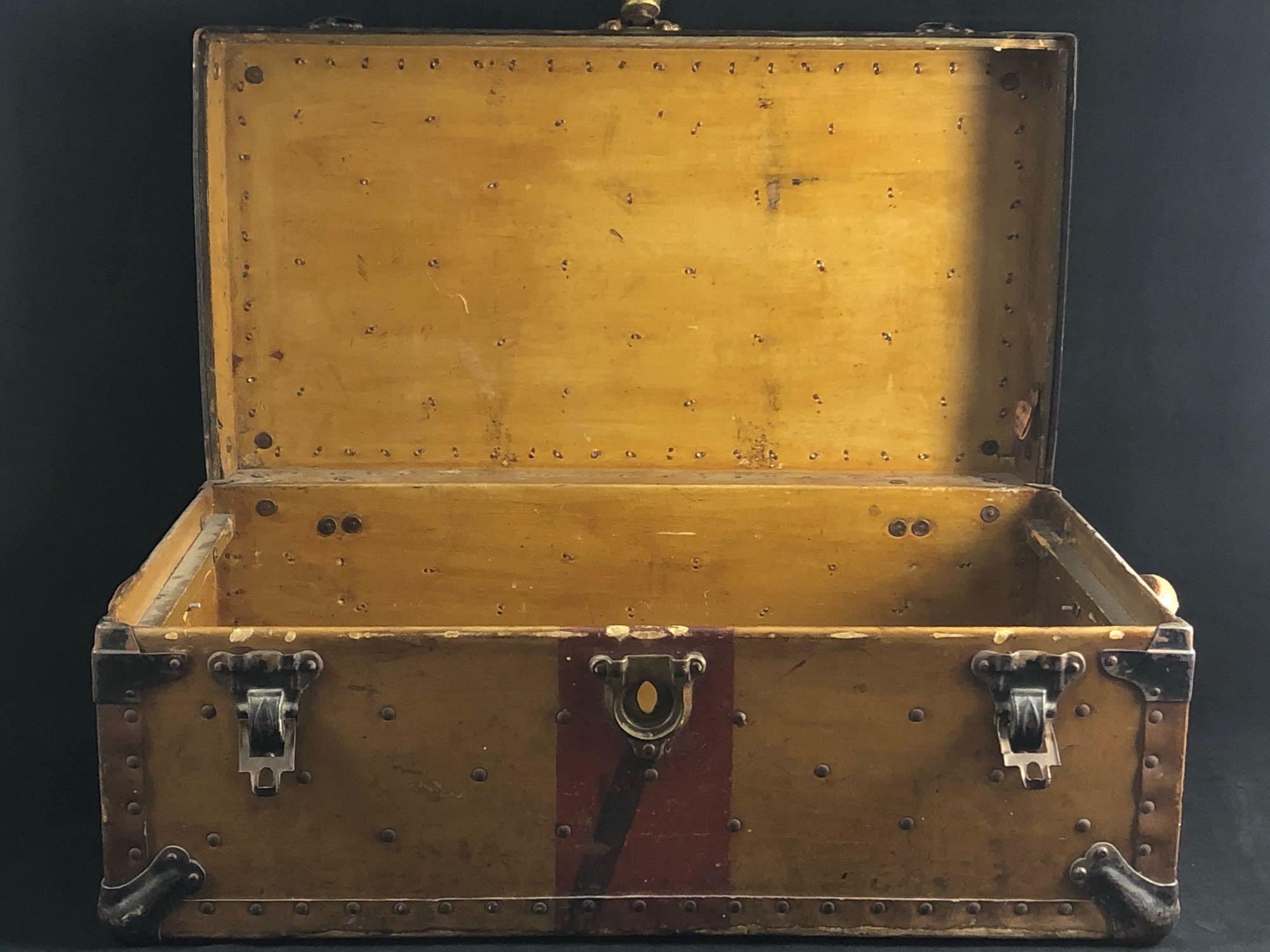 Sold at Auction: WW1 US Army footlocker