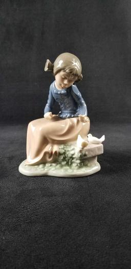 Nao by Lladro Ever So Gently Girl With Doves