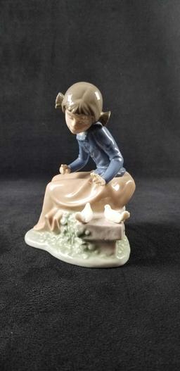 Nao by Lladro Ever So Gently Girl With Doves