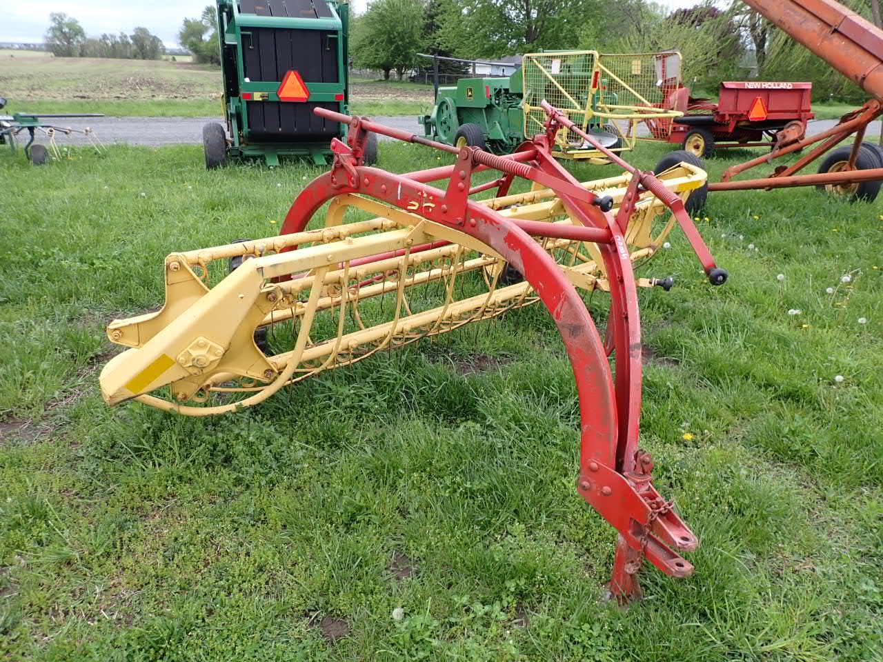 NH 256 Hay Rake