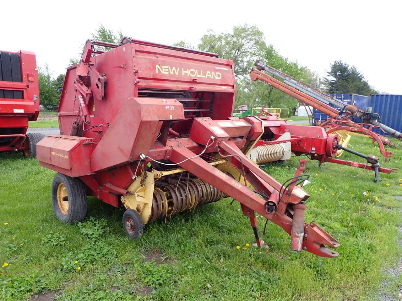 NH 845 Round Baler