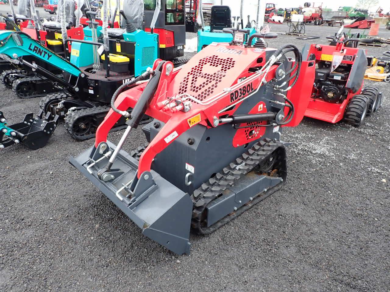 RD 380L Mini Skid Steer