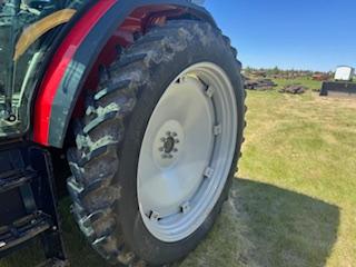 2020 MASSEY FERGUSON 5711 DYNA-4