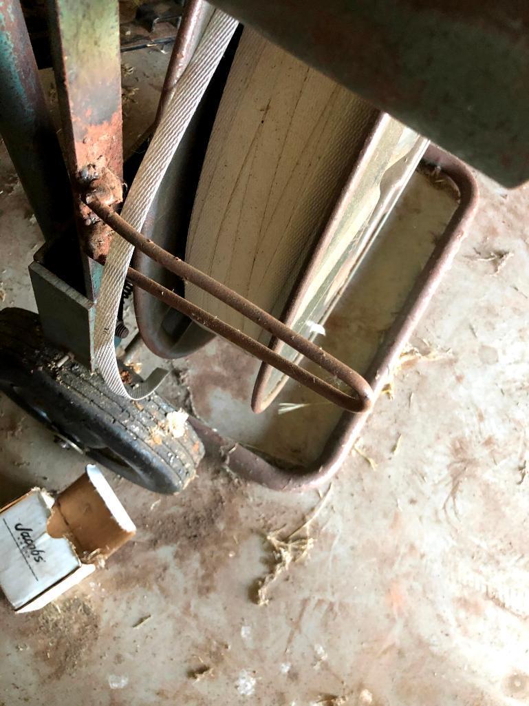 Strap Machine