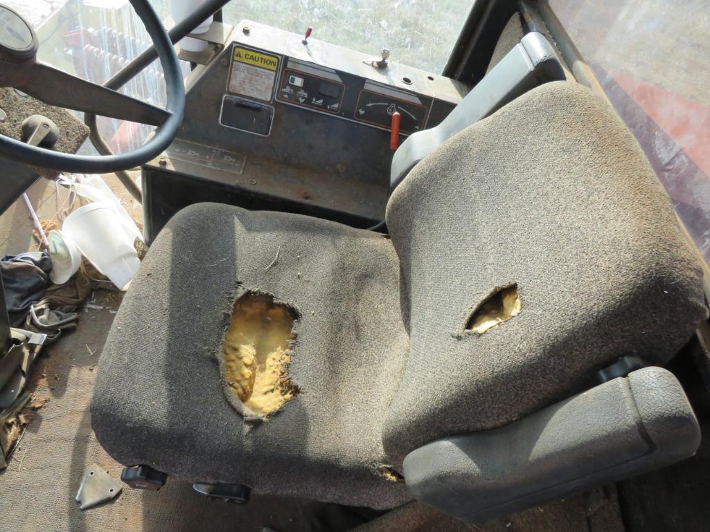 New Holland 2550 Self-Propelled, Swather