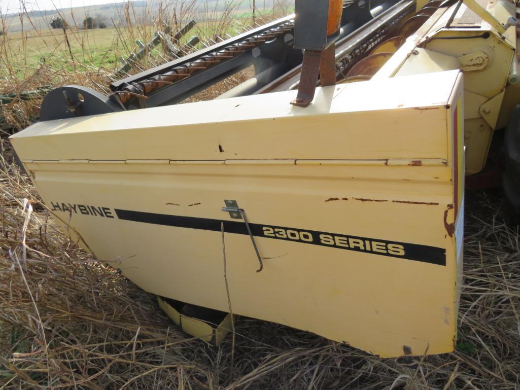 New Holland 2550 Self-Propelled, Swather