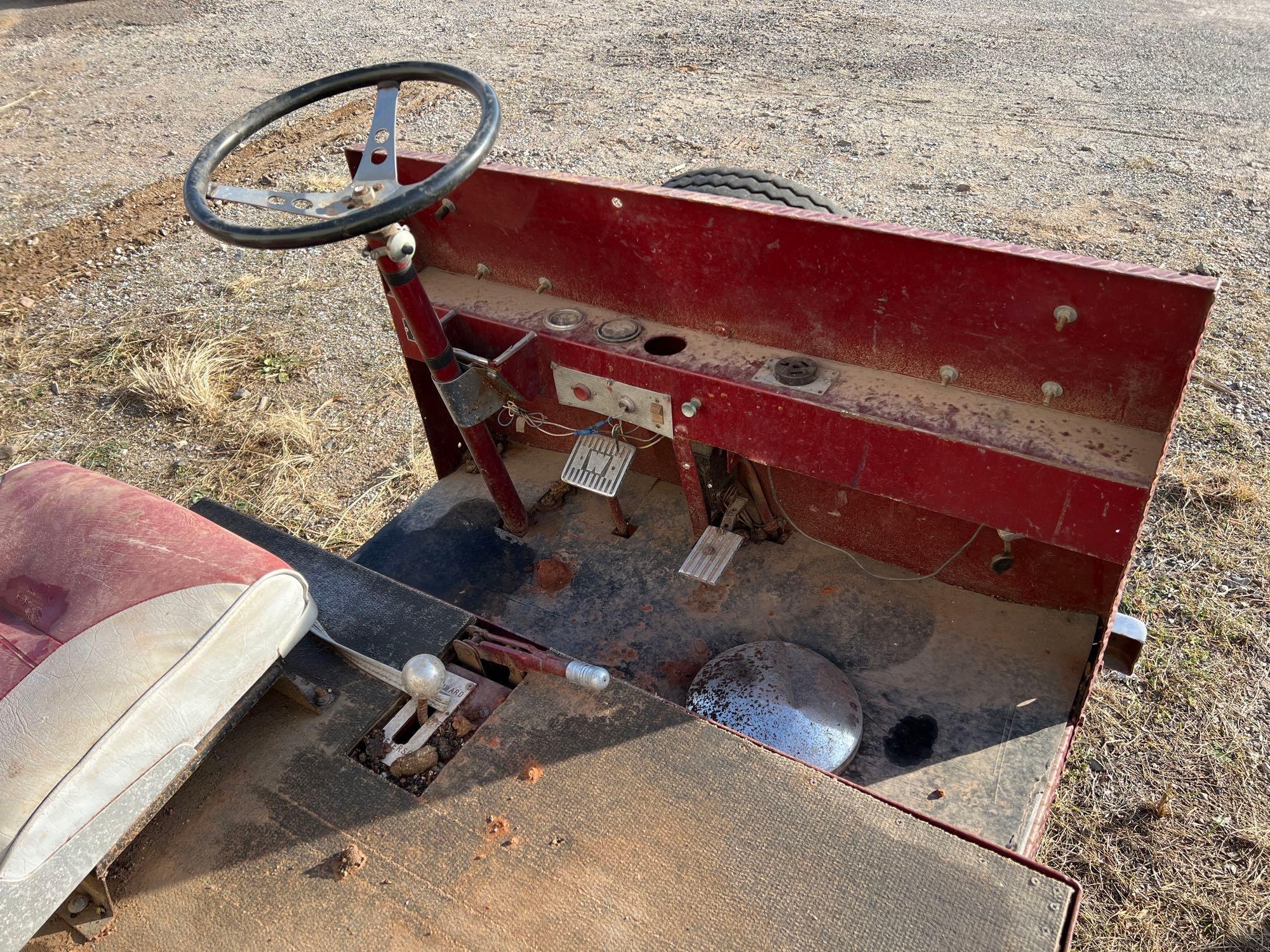 Nordco Marketeer Utility Cart with Charger