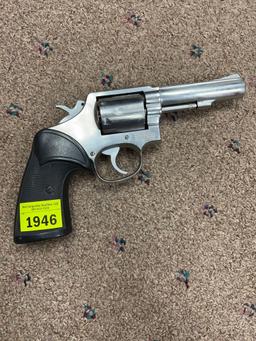 Smith & Wesson 357 Magnum revolver