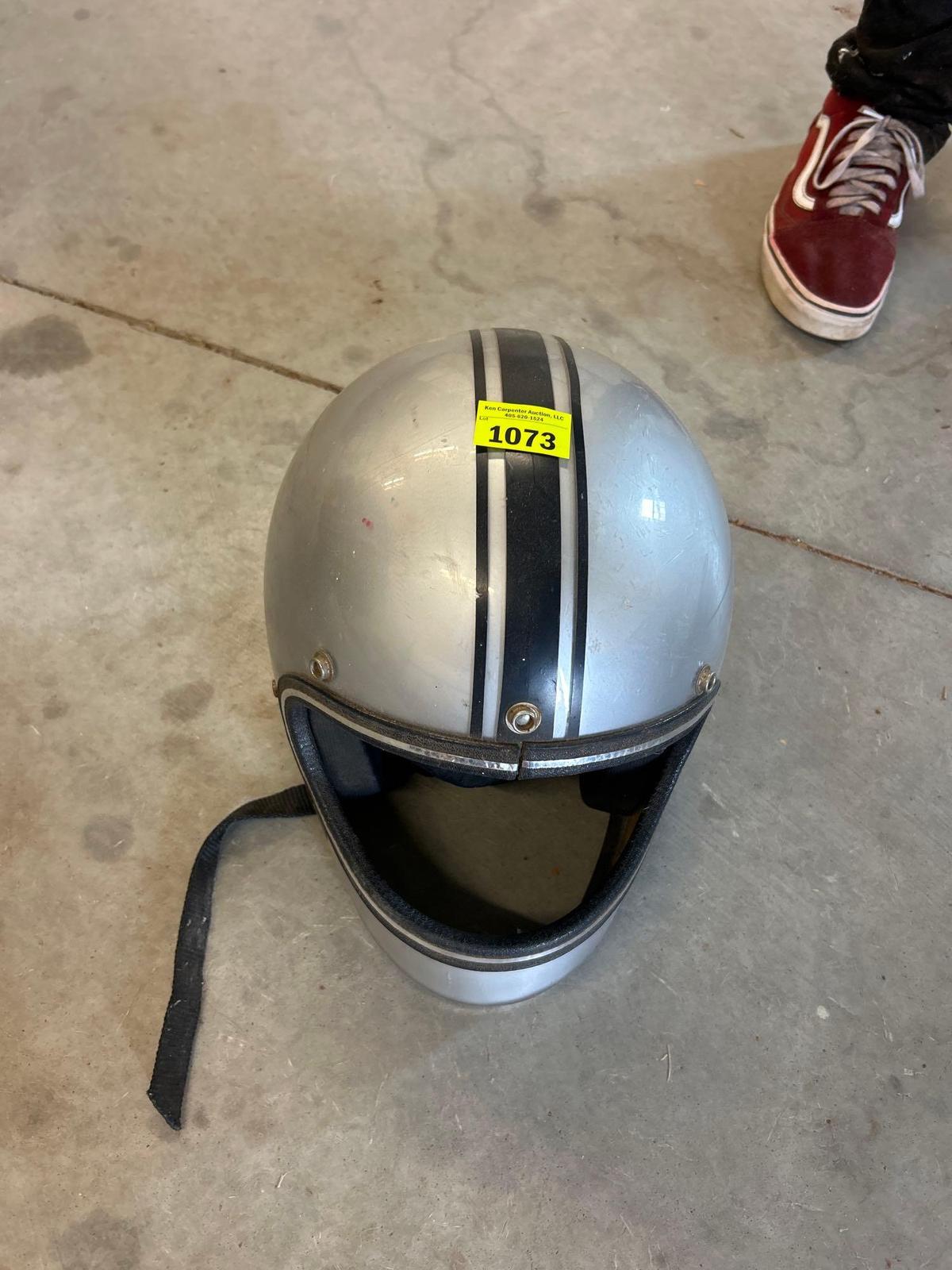 Motorcycle helmet