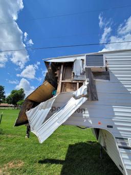 24ft sportsman 5th wheel wrecked