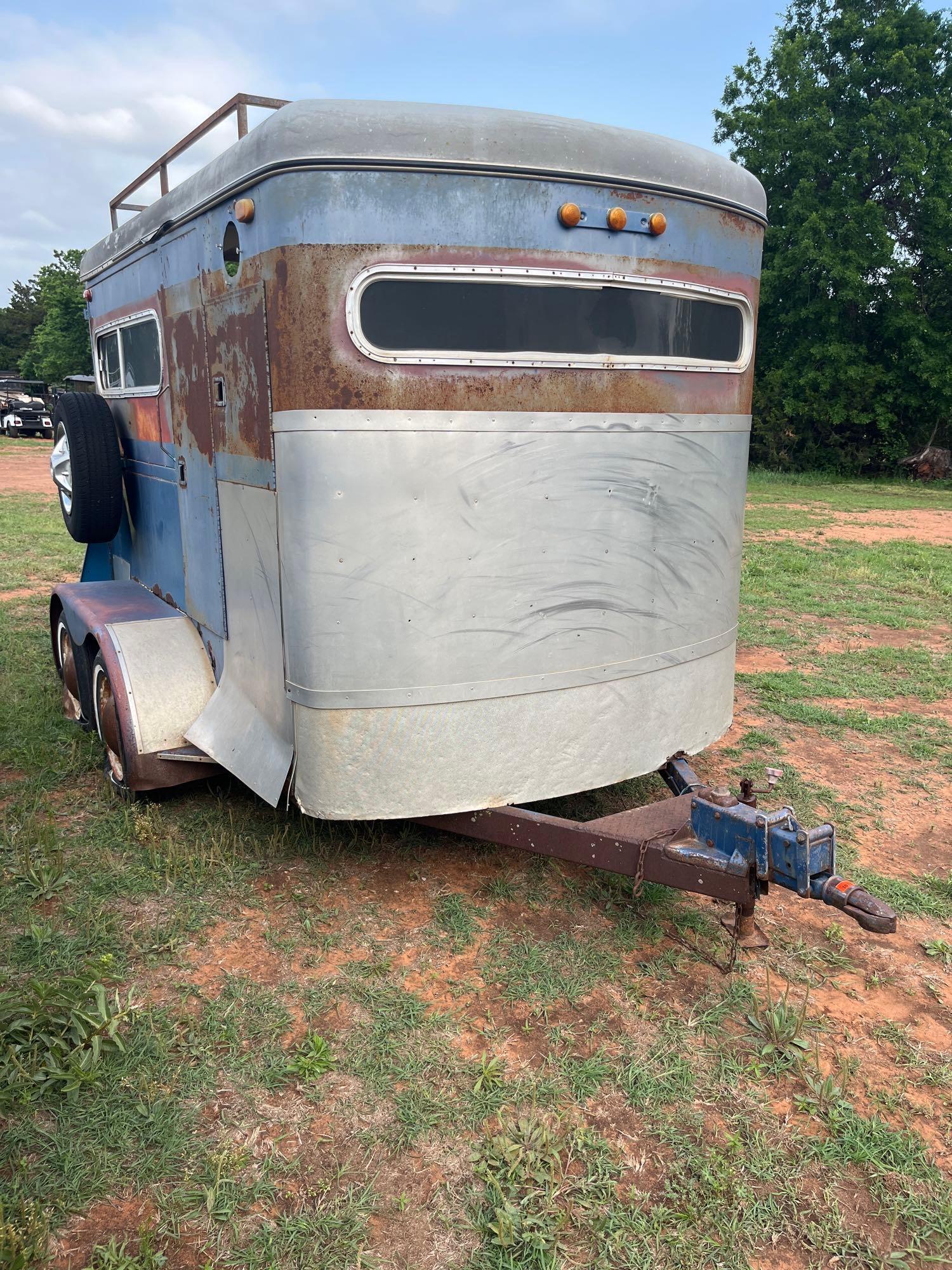 1975 Ross 2 horse bumper pull trailer