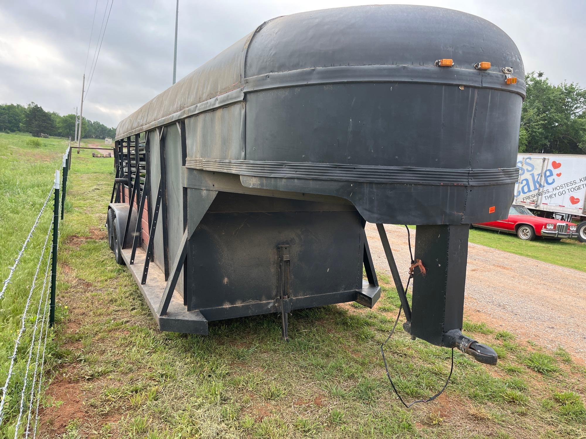 18ft gooseneck livestock trailer